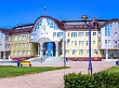 В Увате со здания районной администрации убрали  опасную облицовку